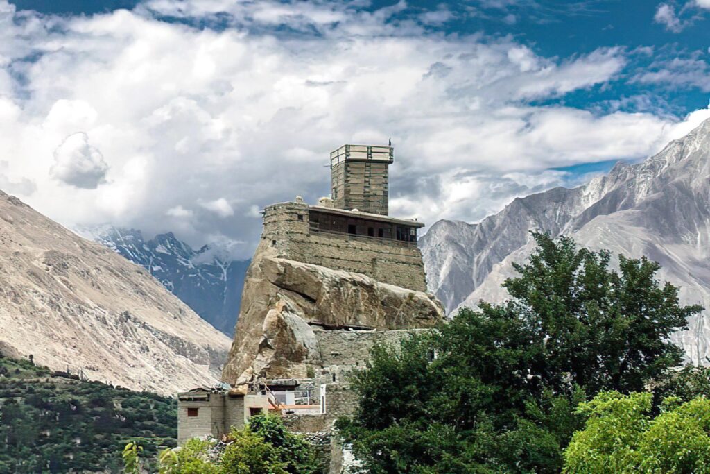 Budget Hunza Tour